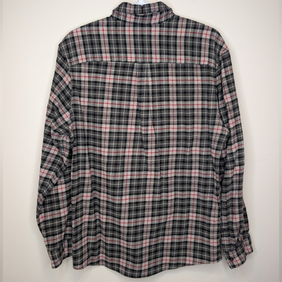 Eddie Bauer Classic Fit Mens M Red Grey Black Plaid Flannel Button Down Shirt - Picture 2 of 9